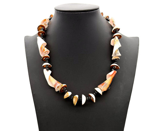Vintage Conch Shell Necklace Graduated Spiral Shell Bead Strand Coastal Boho