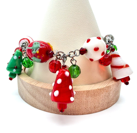 Christmas Charm Bracelet Glass Beads Festive Lampwork Red Green Xmas 8”