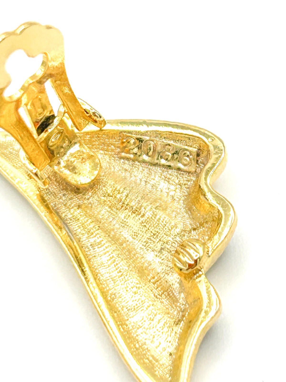 Gorgeous Signed Patent Vintage Gold Tone & Black Enamel Clip On Earrings