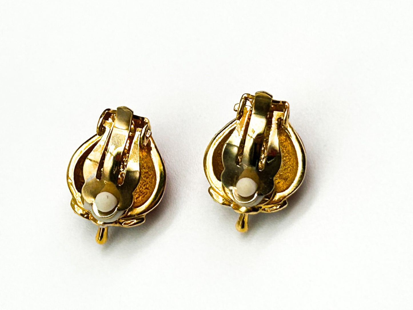 Vintage Cabouchon Strawberry Clip On Earrings Red Enamel Gold Tone Novelty Fruit