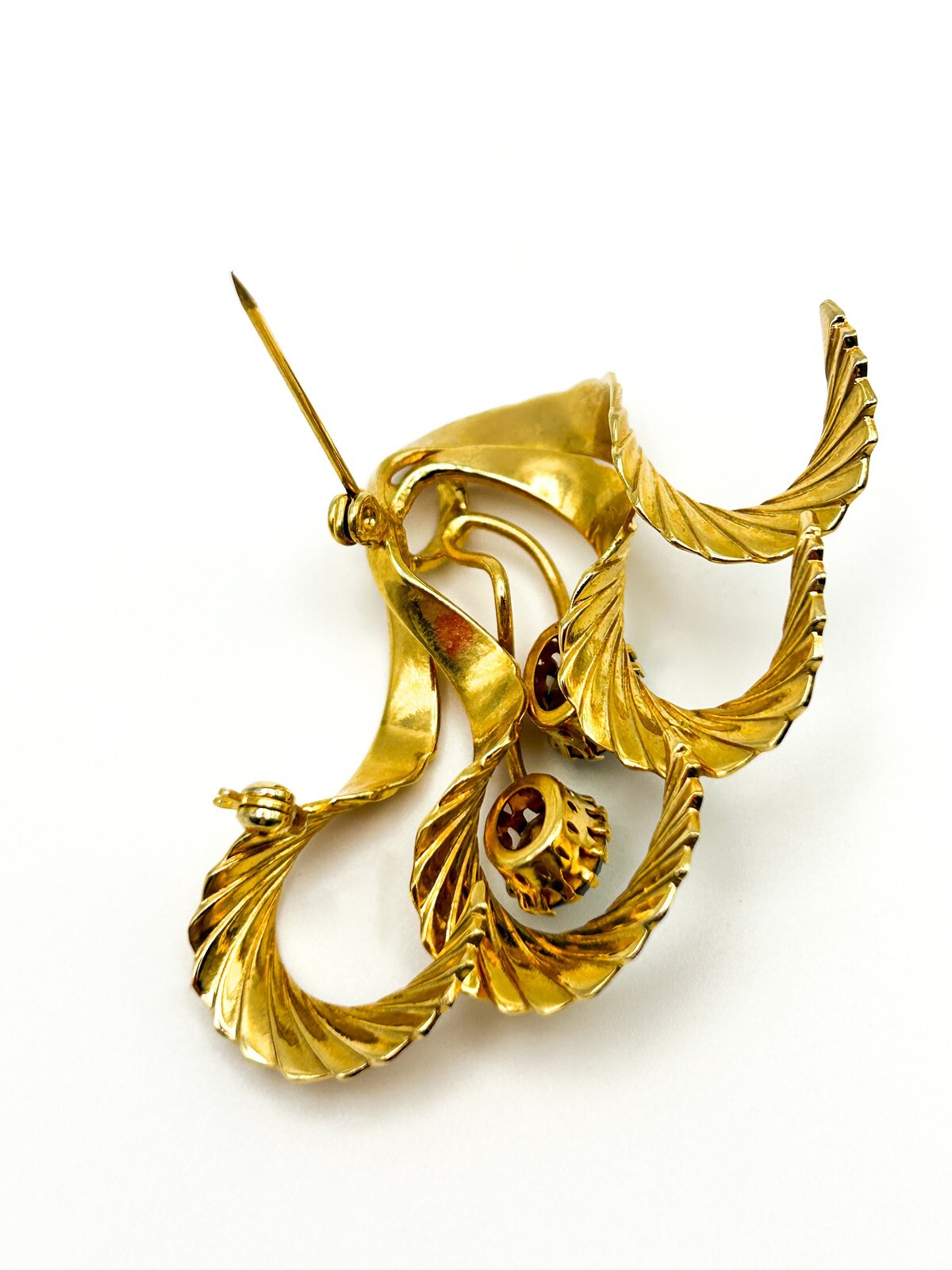 Vintage Art Nouveau Style Gold Tone Abstract Ribbon Brooch Green Rhinestones