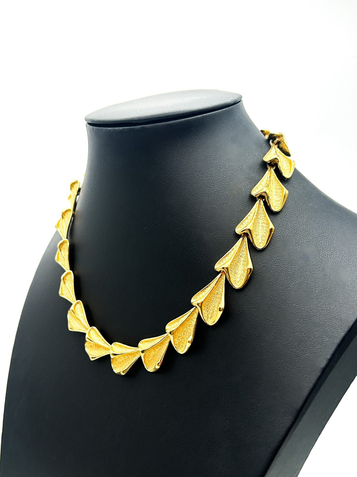 Gold Tone Laurel Leaf Link Necklace & Bracelet Set – Articulated Brushed Finish