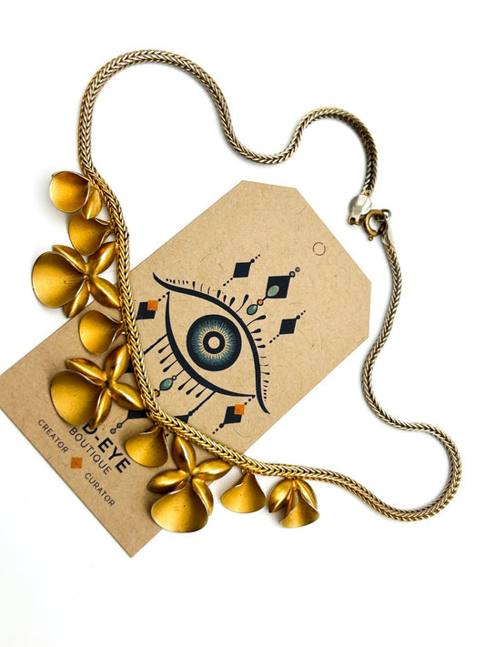 Unsigned Vintage Gold Tone Fluted Petal Flower Necklace