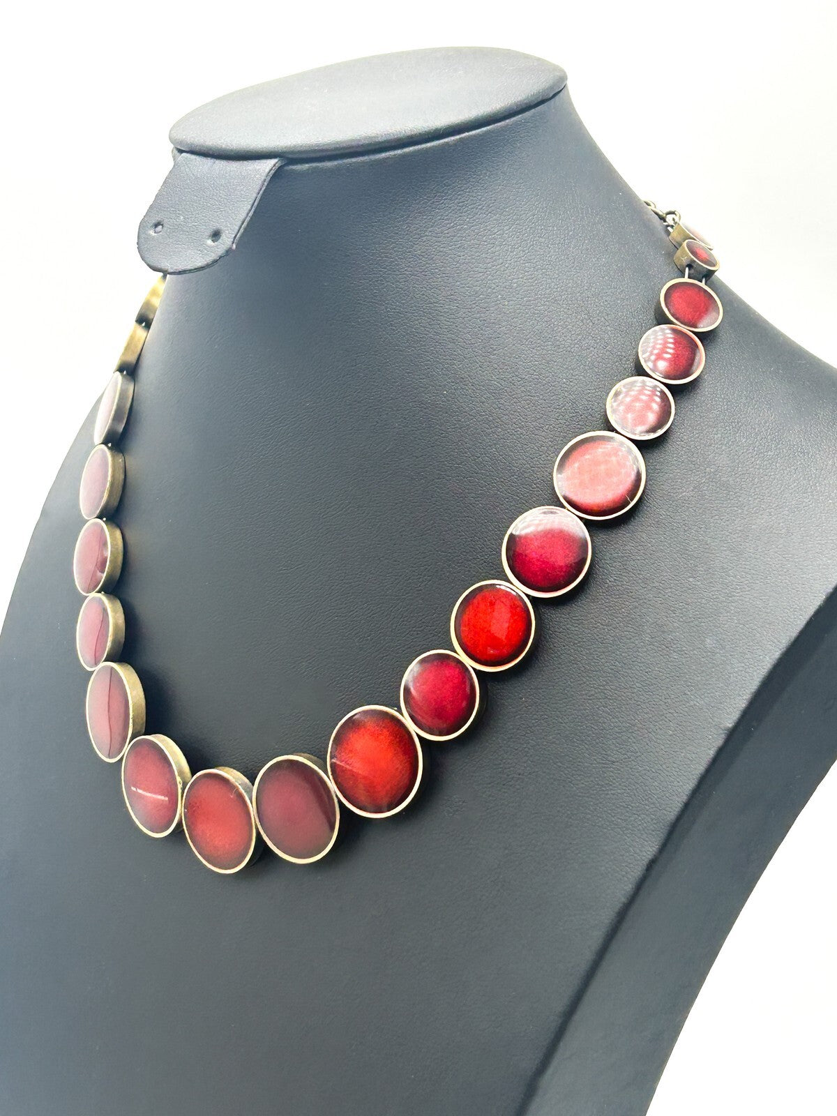 Graduated Red Resin Pearlescent / Metallic Disc Necklace