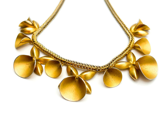 Unsigned Vintage Gold Tone Fluted Petal Flower Necklace