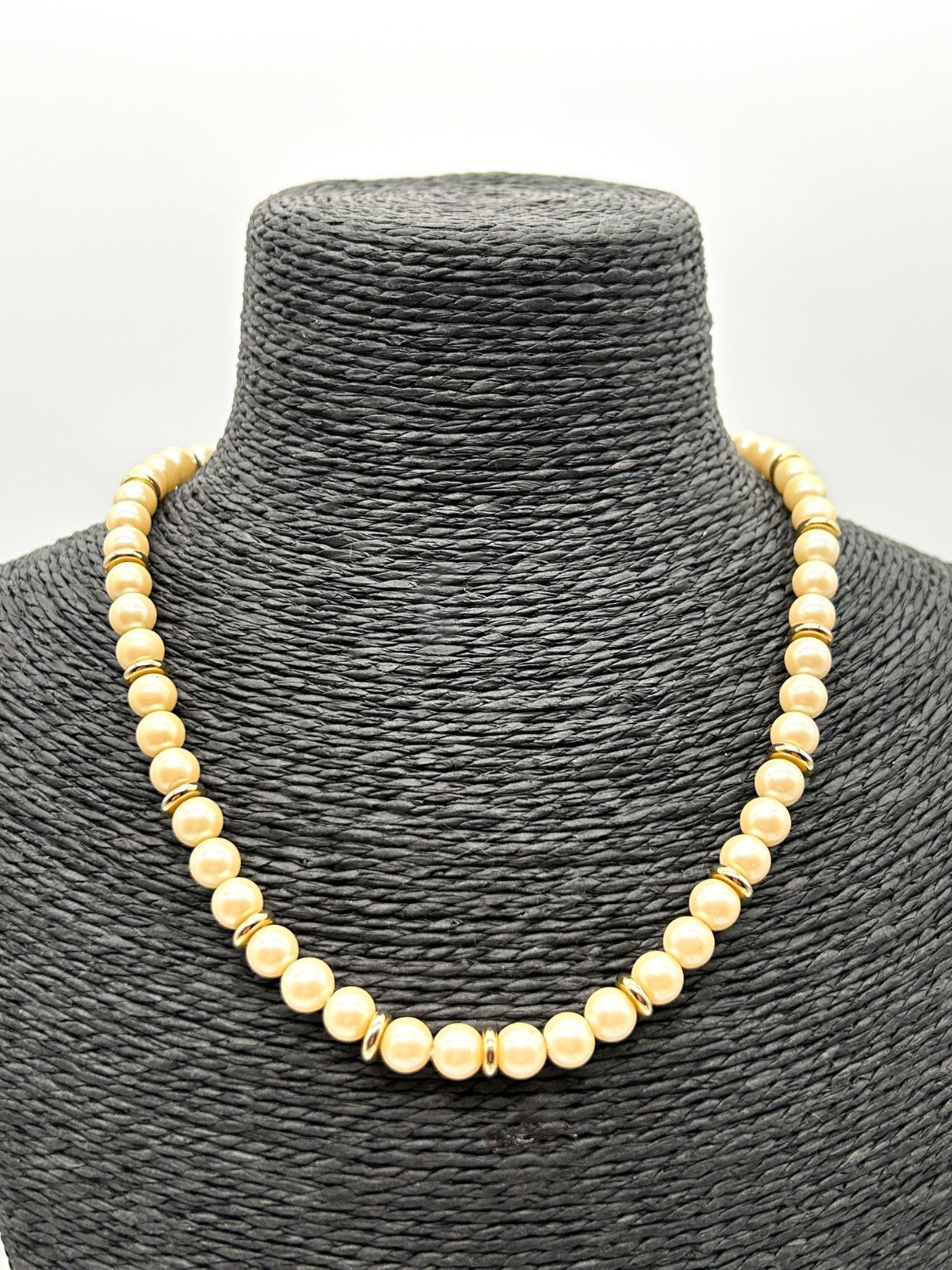 Vintage Classic Cream Pearl Necklace Glass Gold Tone Spacers Retro 34g READ