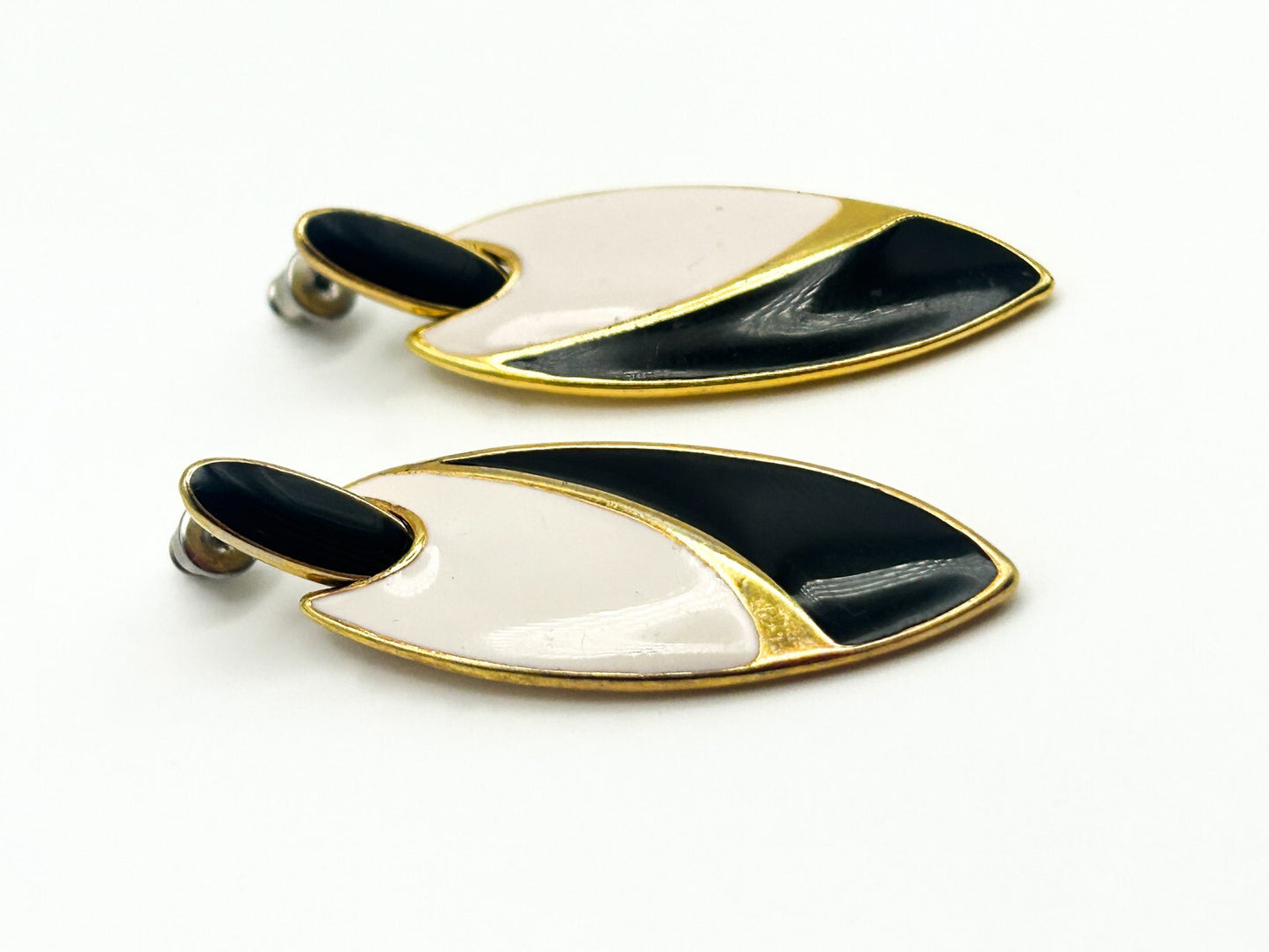 Vintage 1980s Gold Tone Black & White Enamel Marquise Articulated Drop Earrings