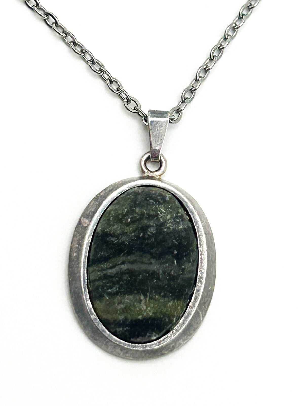 Vintage Silver-Tone Moss Agate Oval Pendant Necklace - Green Gemstone