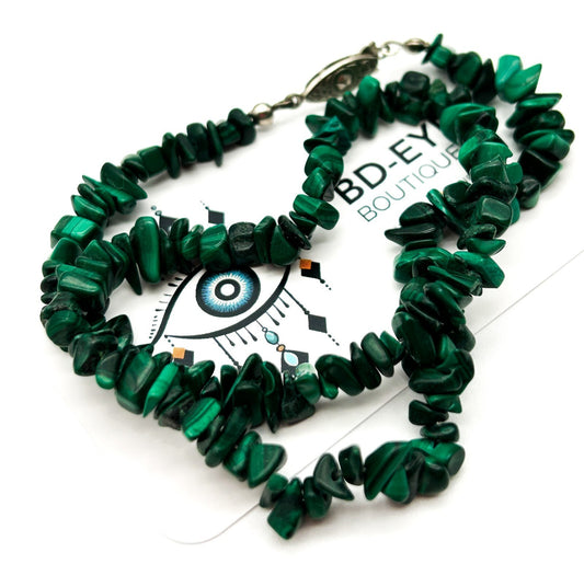 Vintage Malachite Chip Bead Choker Necklace Green Stone Natural Boho Polished