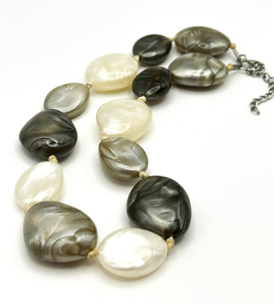 Statement Acrylic Beaded Necklace Grey Cream Marble Effect Chunky 17” Retro