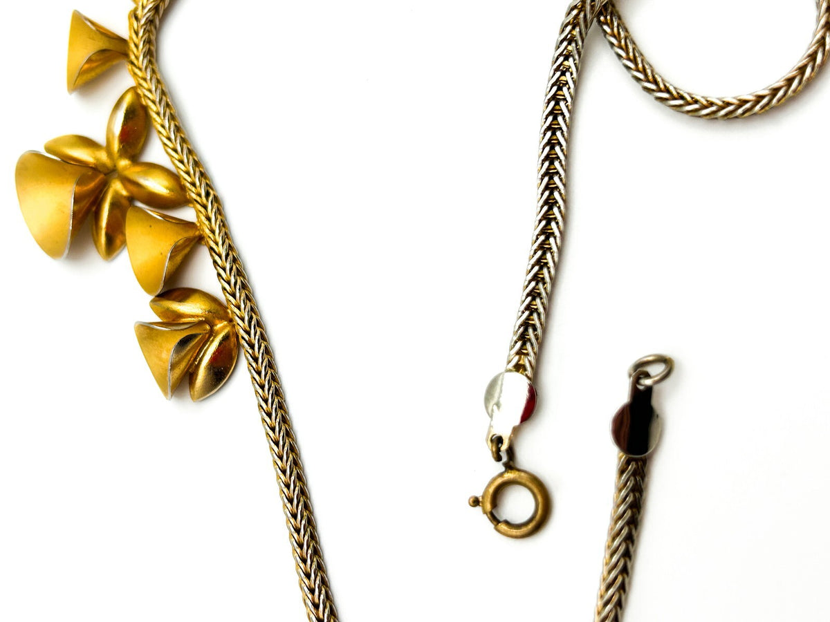 Unsigned Vintage Gold Tone Fluted Petal Flower Necklace