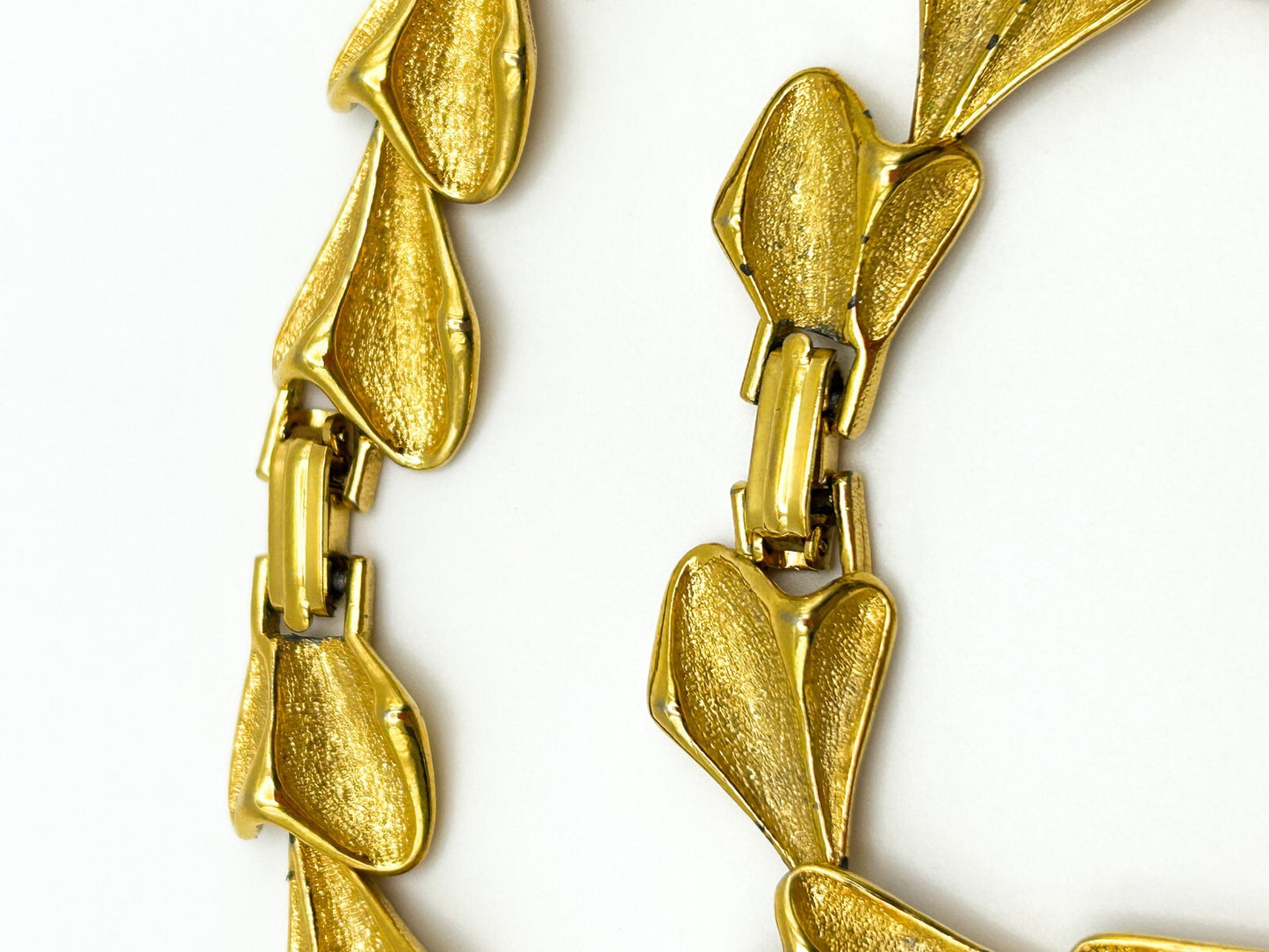 Gold Tone Laurel Leaf Link Necklace & Bracelet Set – Articulated Brushed Finish