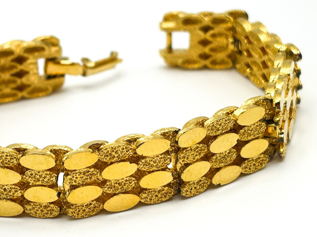Vintage Sphinx Gold Tone Textured Oval Link Bracelet 7” Articulated Statement