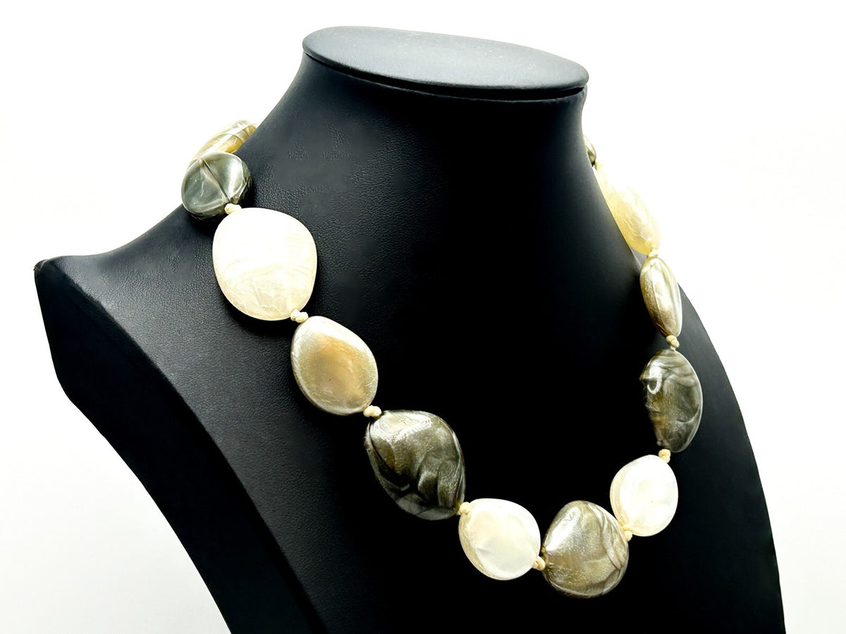 Statement Acrylic Beaded Necklace Grey Cream Marble Effect Chunky 17” Retro
