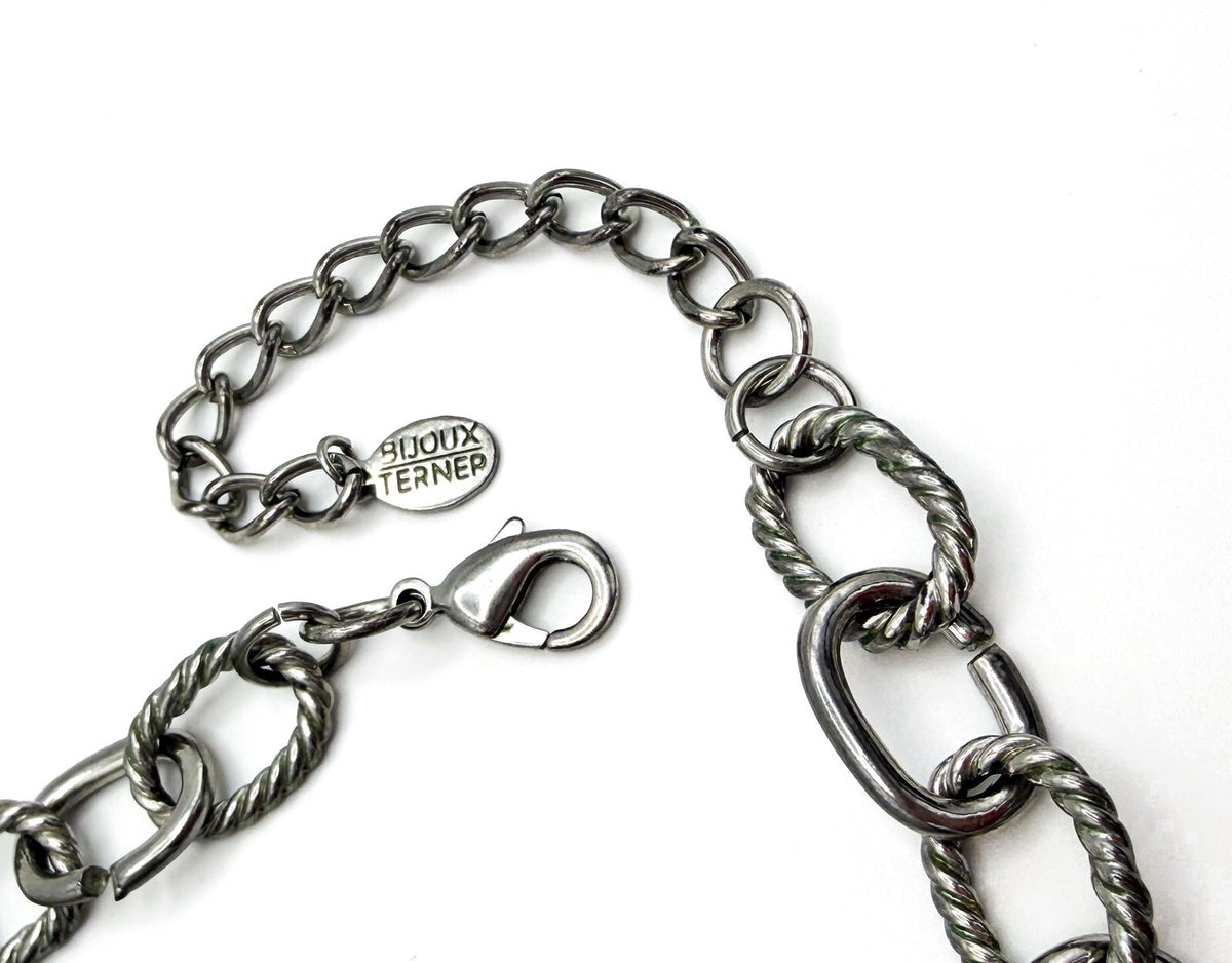 Signed Bijoux Terner Chunky Silver Tone Chain Necklace with Ribbed Shell Pendant