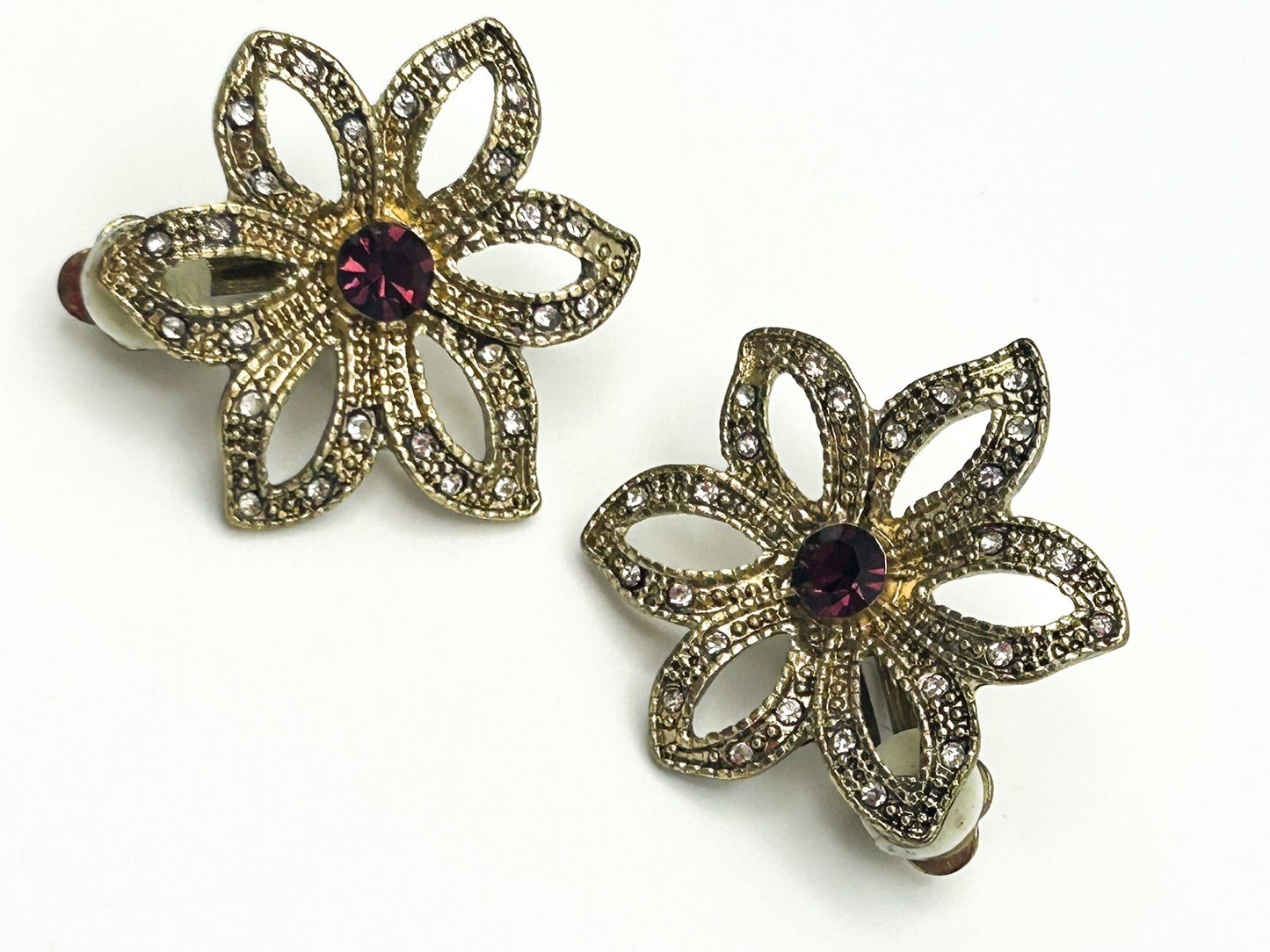 Vintage Gold Tone Flower Clip-On Earrings with Purple Pink Stone Centre