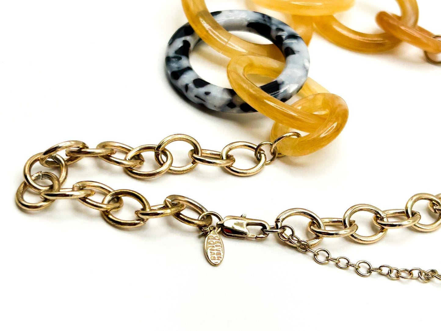 Oliver Bonas Juno Resin Link Necklace – Gold Tone Chain, 19”