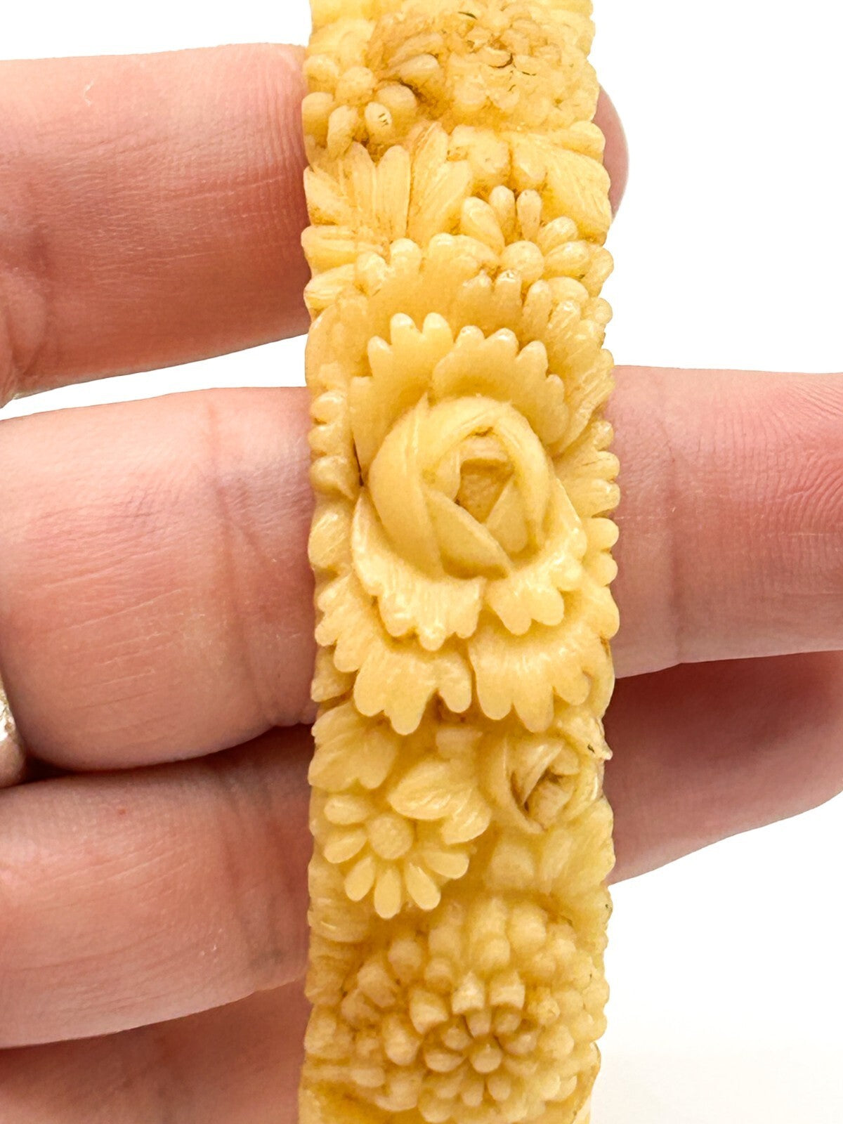 Vintage Hand-Carved Flower Celluloid Floral Bangle