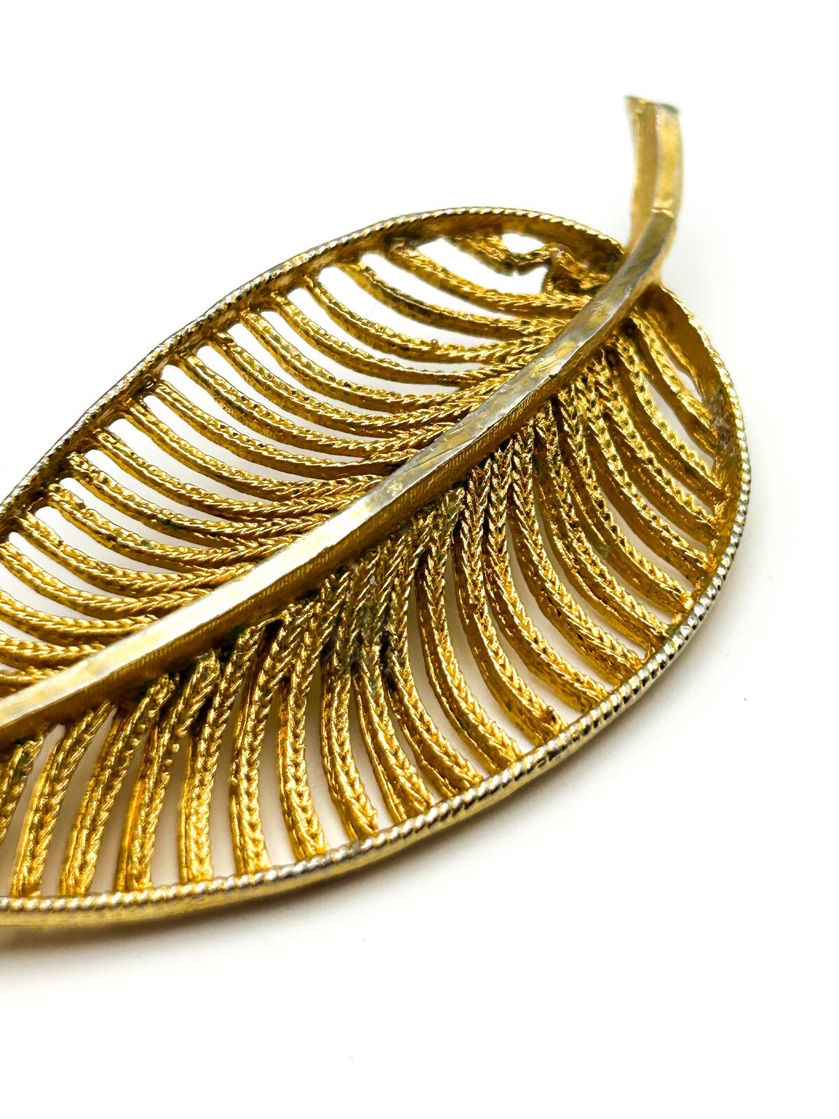 Vintage Hollywood Leaf Brooch Gold Tone Openwork Ribbed Pin