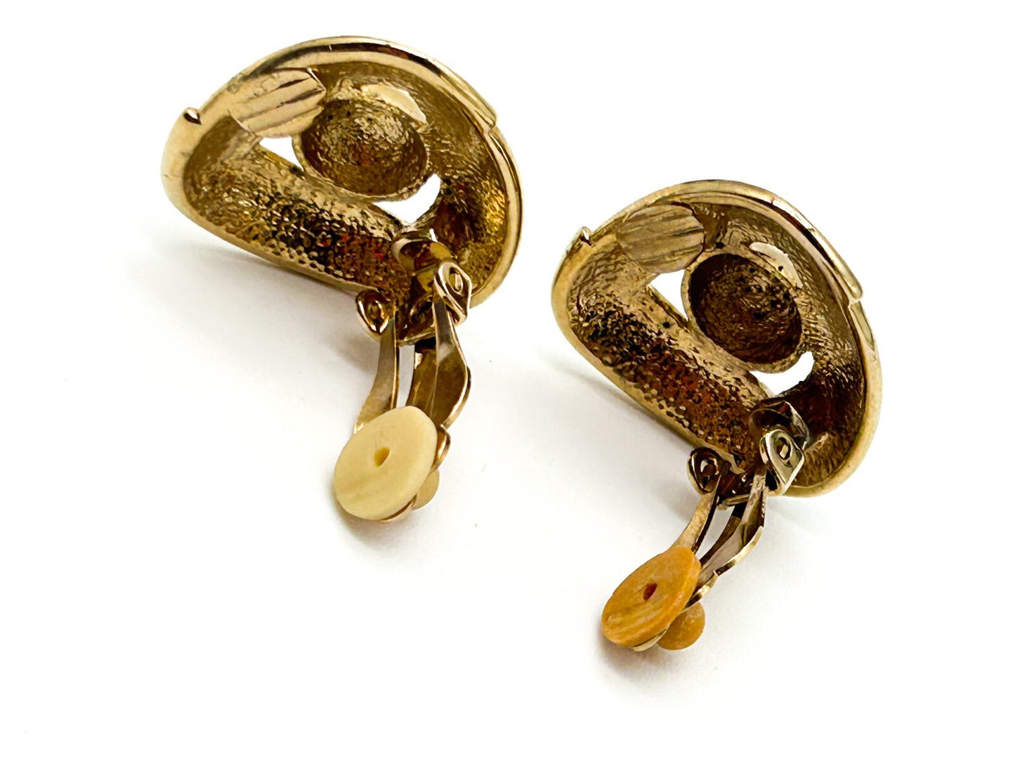 Vintage Gold Tone Green Enamel Knot Clip On Earrings – Late 80s / Early 90s