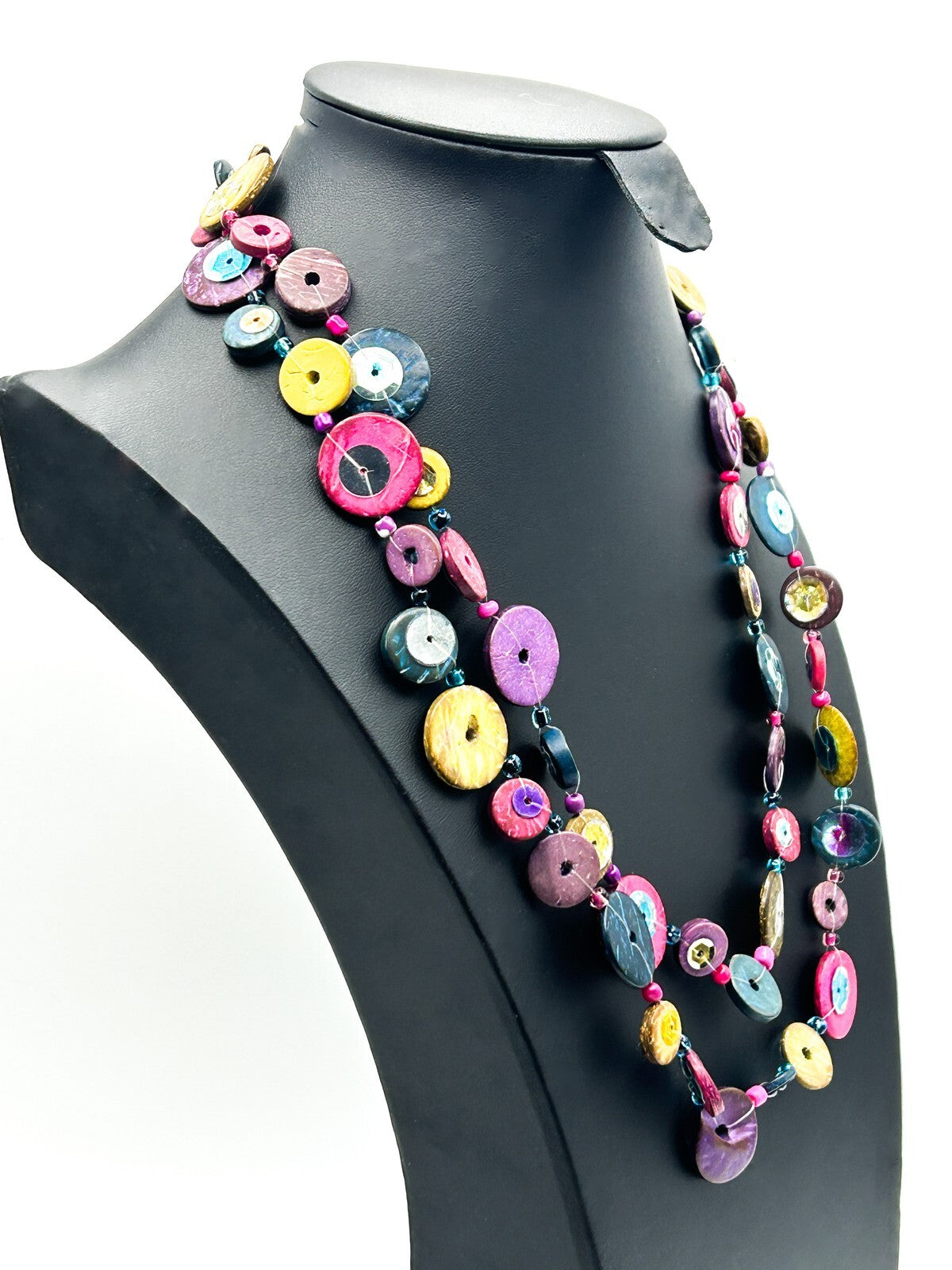 Retro (90s-Y2K) Multicoloured Coconut Shell Disc Necklace with Sequin Detail