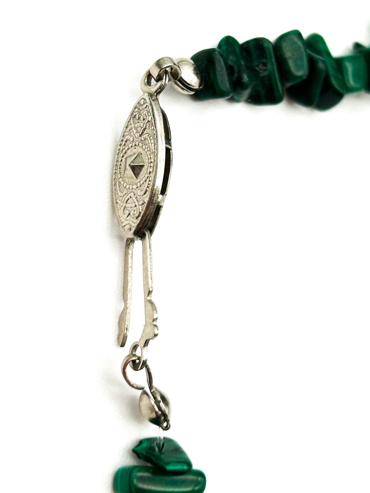 Vintage Malachite Chip Bead Choker Necklace Green Stone Natural Boho Polished
