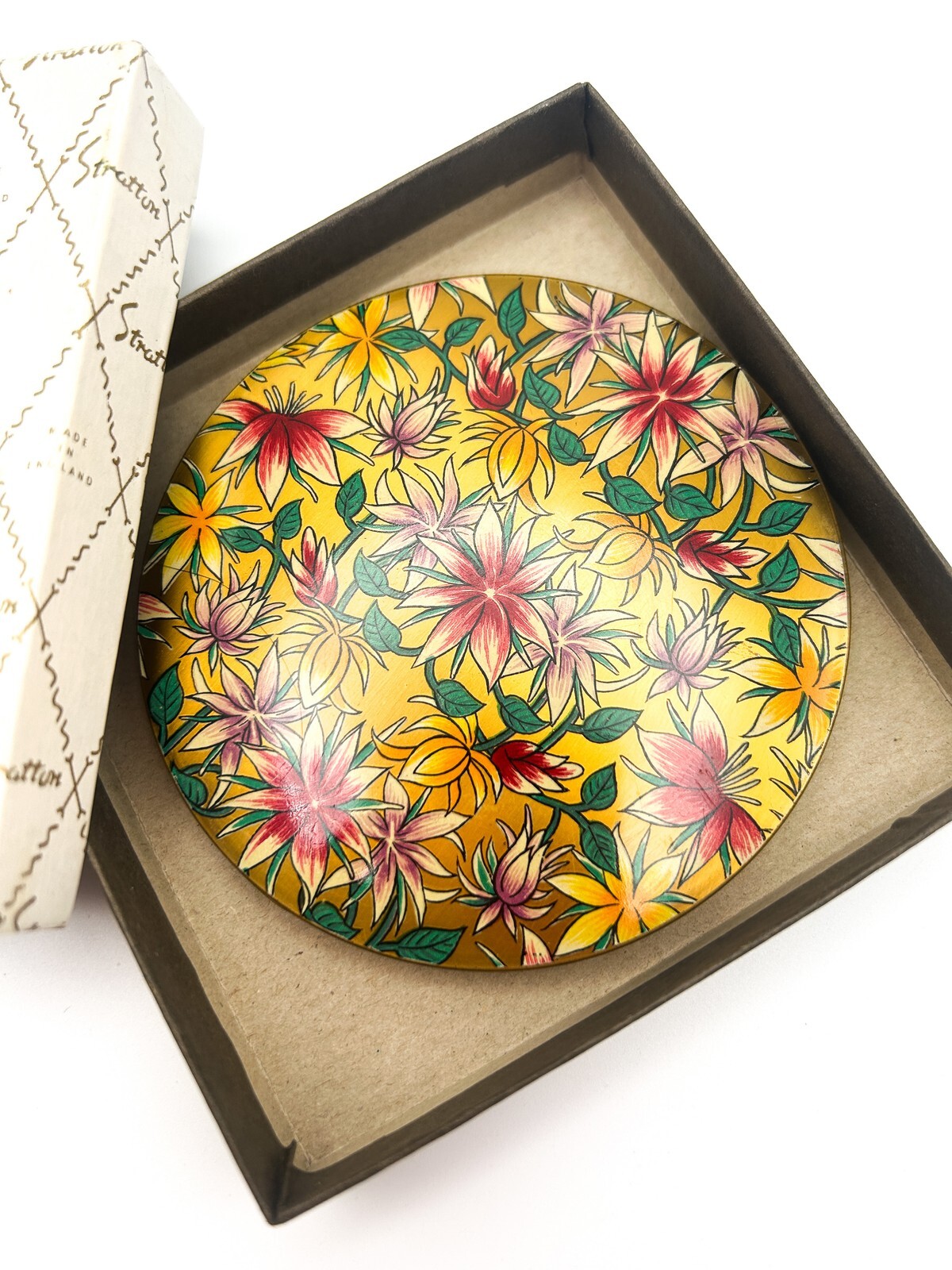 Stratton “Vogue” Floral Enamel Powder Compact Made in England with Original Box