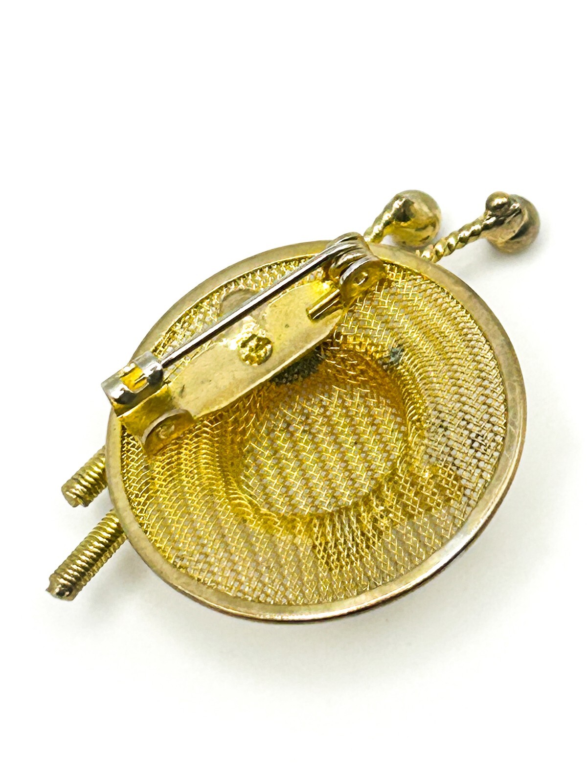 Vintage Gold Tone Hat Brooch Pin Mesh Bow Detail Novelty Round 4cm