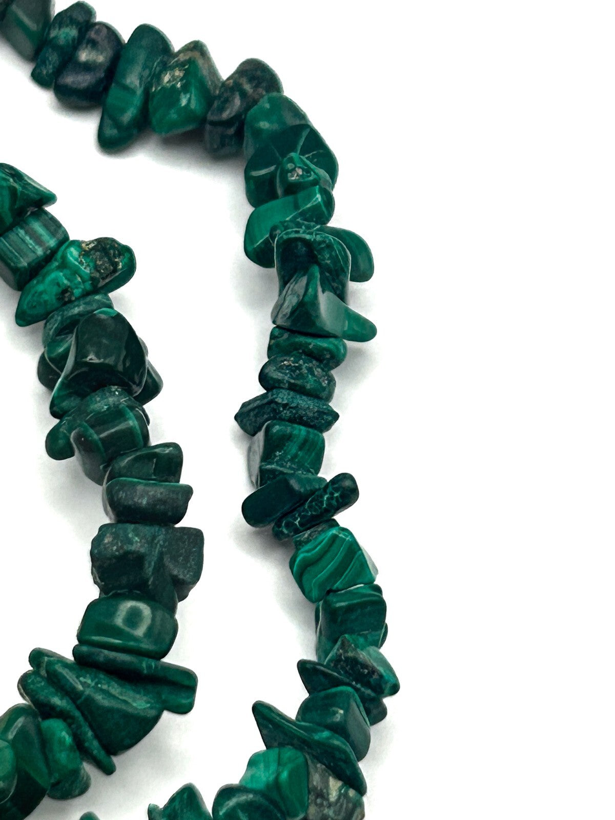 Vintage Long Clasp-less Malachite Semi-precious Gemstone Chip Necklace