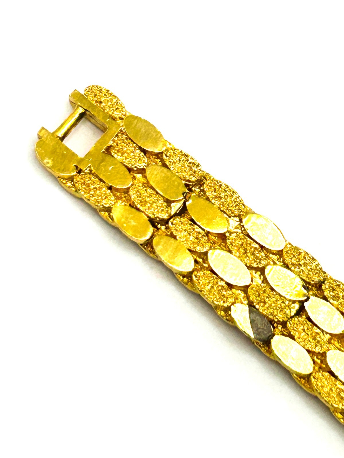 Vintage Sphinx Gold Tone Textured Oval Link Bracelet 7” Articulated Statement