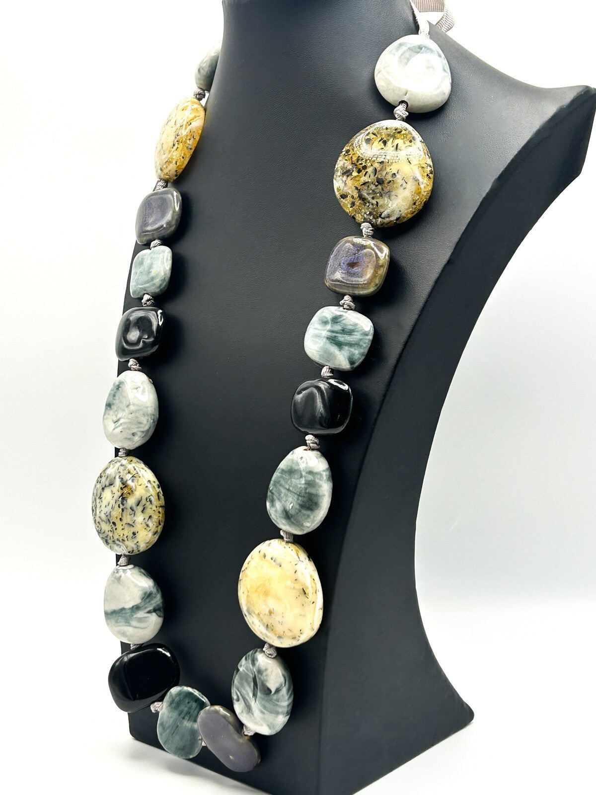 Chunky Marble-Effect Ceramic Necklace & Bracelet Set – Hand-Knotted Grey Ribbon