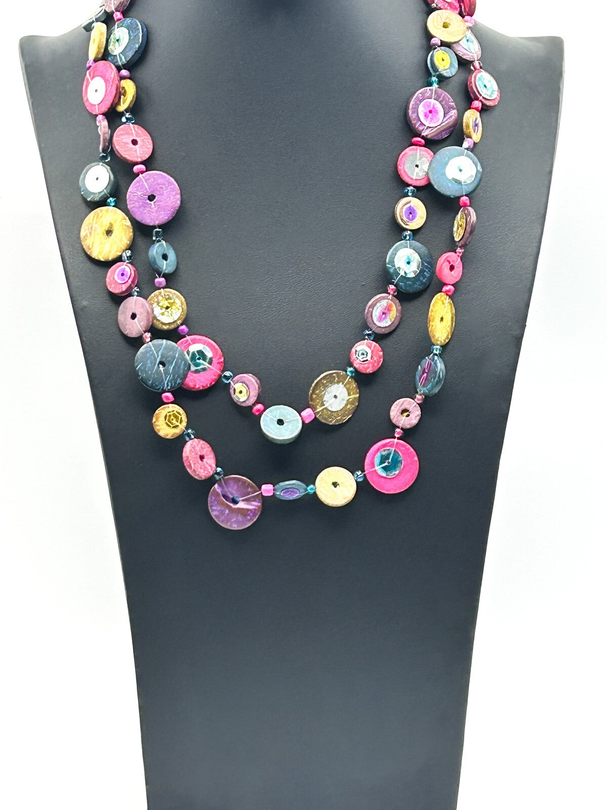 Retro (90s-Y2K) Multicoloured Coconut Shell Disc Necklace with Sequin Detail