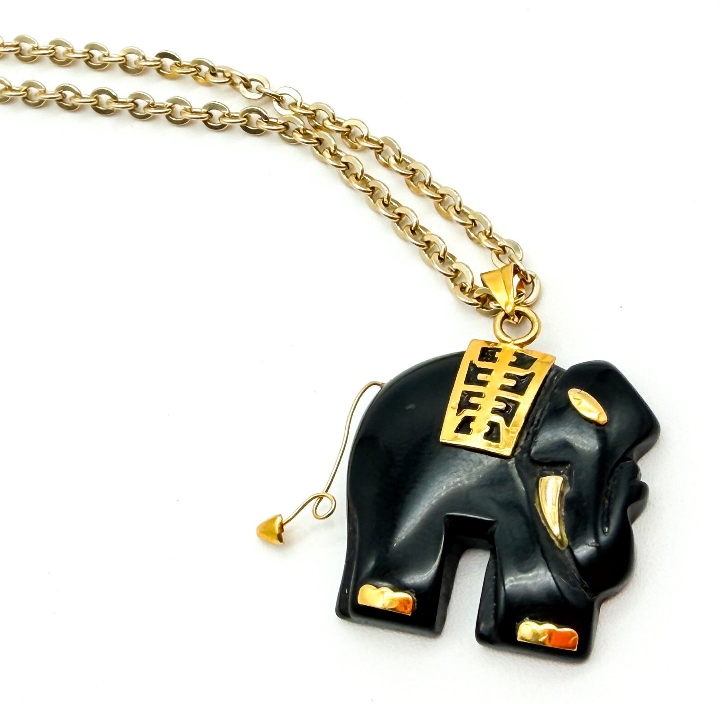 Vintage Black Onyx Elephant Pendant Necklace Gold Tone Oriental Style Detail