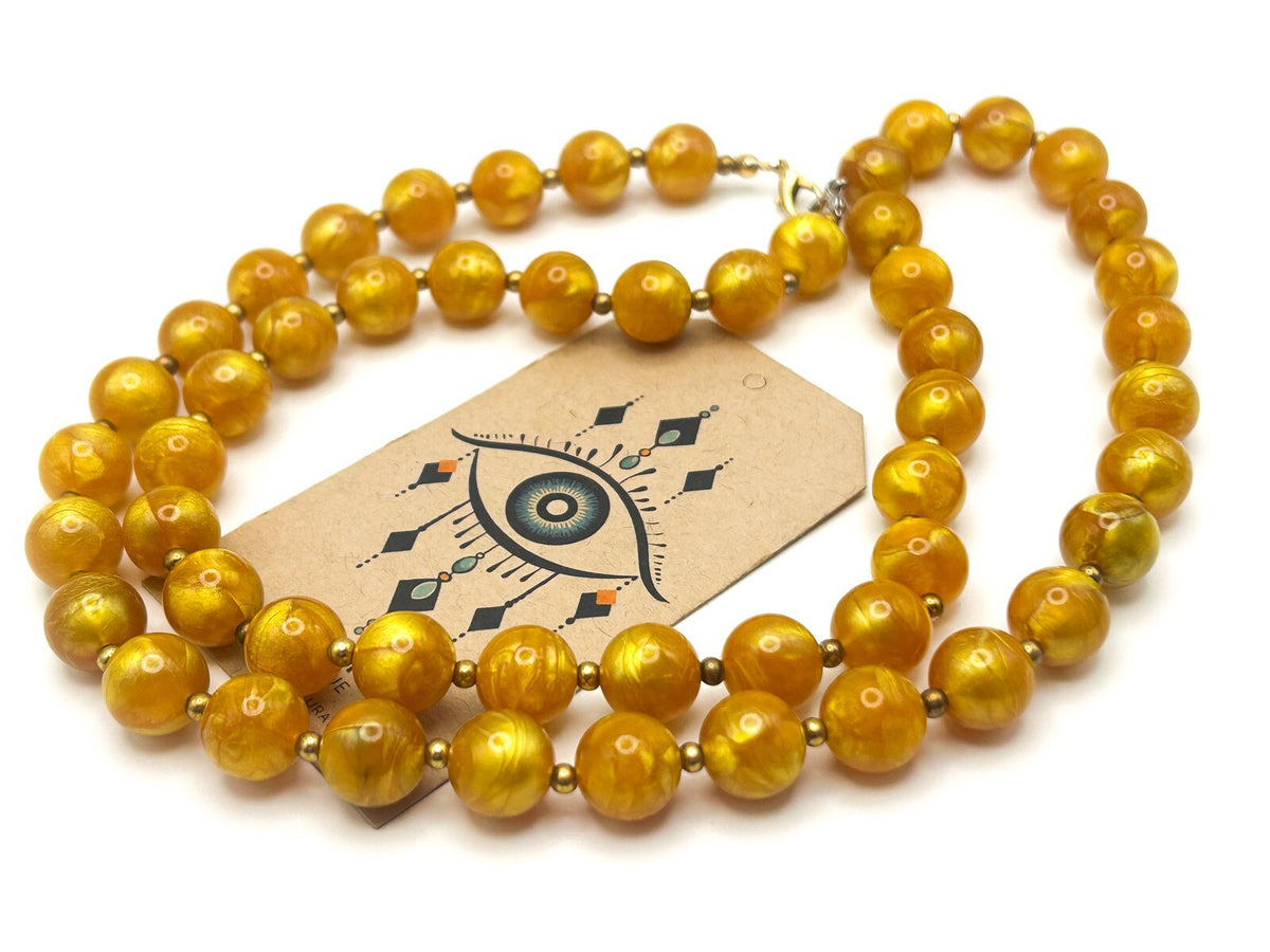 Vintage Yellow-gold Pearlescent Marble-Effect Beaded Necklace – Shimmery Lucite