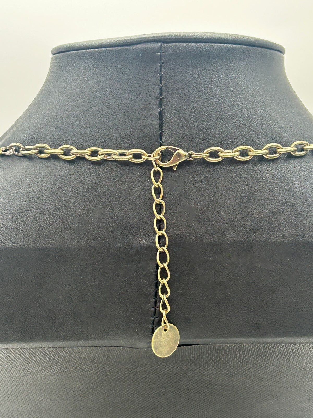 Graduated Red Resin Pearlescent / Metallic Disc Necklace