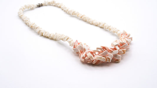 Vintage Shell Twist Necklace – Peach & White Sea Shell Chips