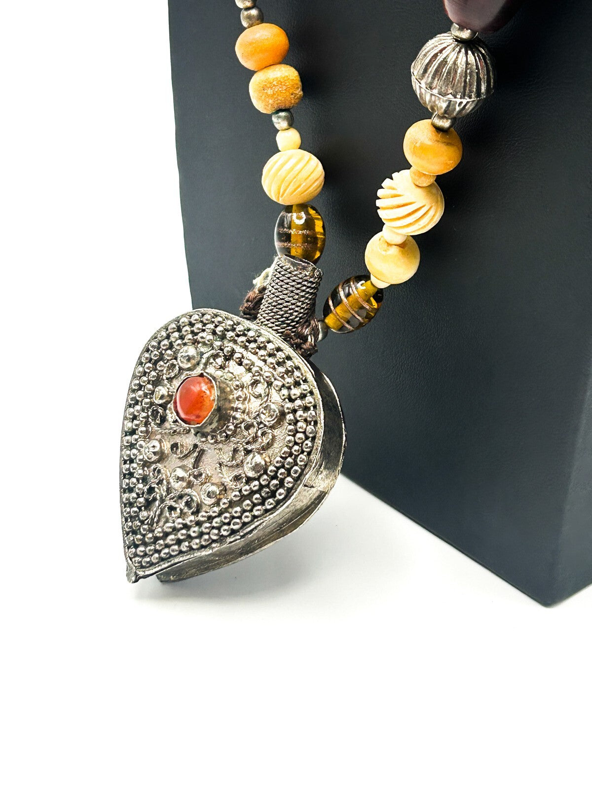 Vintage Repousse Heart Perfume Bottle Pendant Necklace Silver Tone Beaded 14”