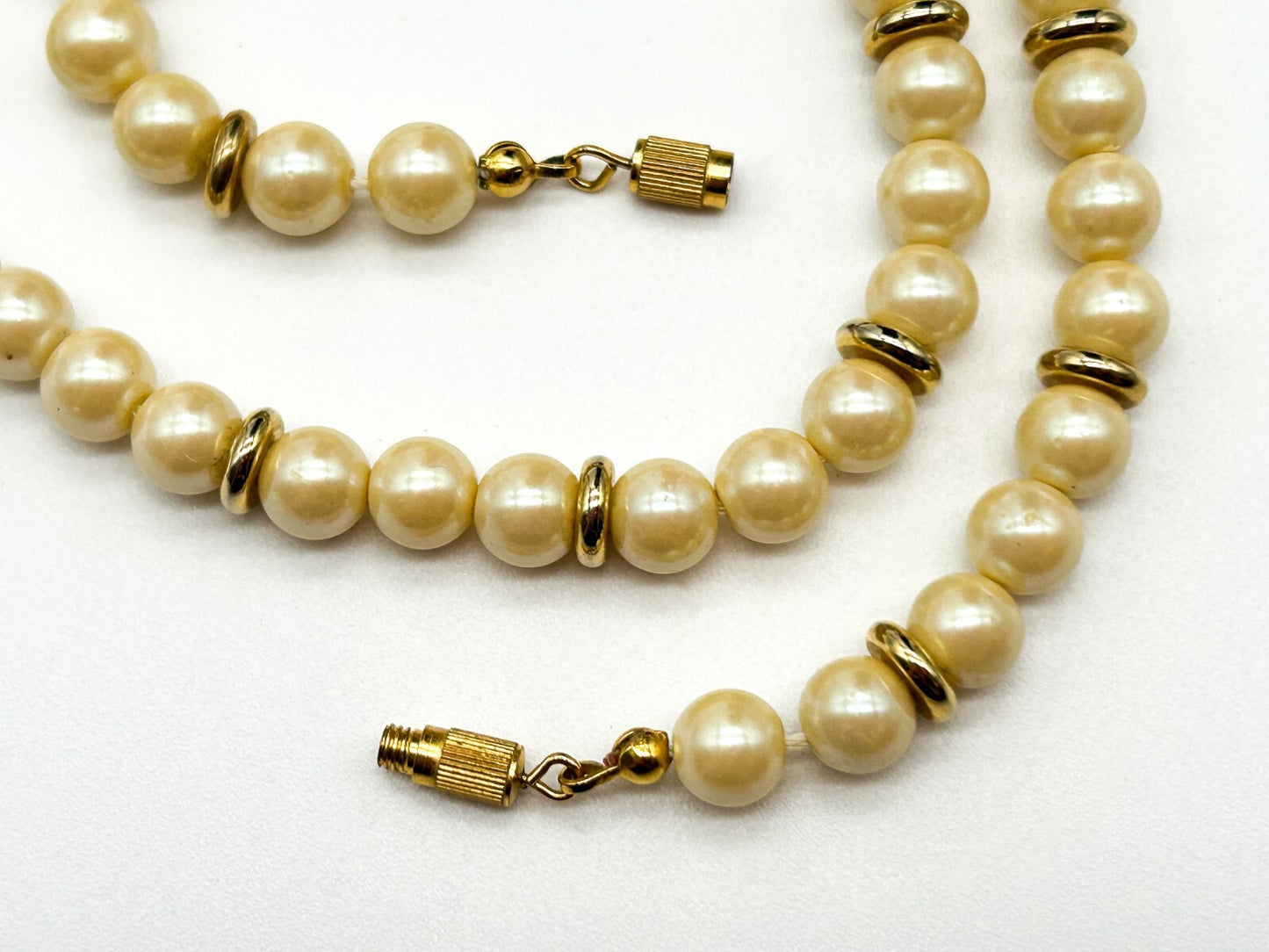 Vintage Classic Cream Pearl Necklace Glass Gold Tone Spacers Retro 34g READ