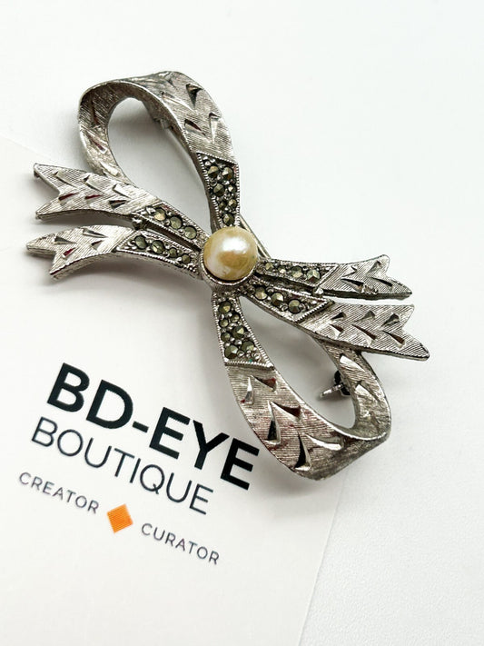 Pair of Vintage Marcasite & Faux Pearl Brooches – Bow & Floral Spray