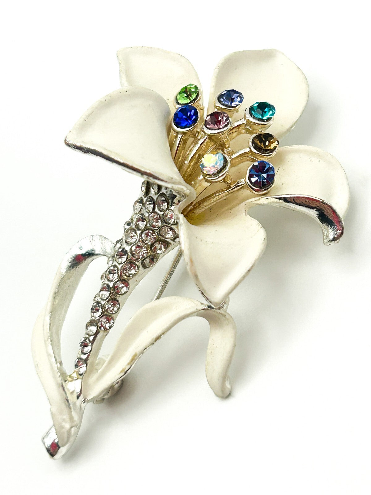 Vintage Buckingham White Enamel Lily Flower Brooch
