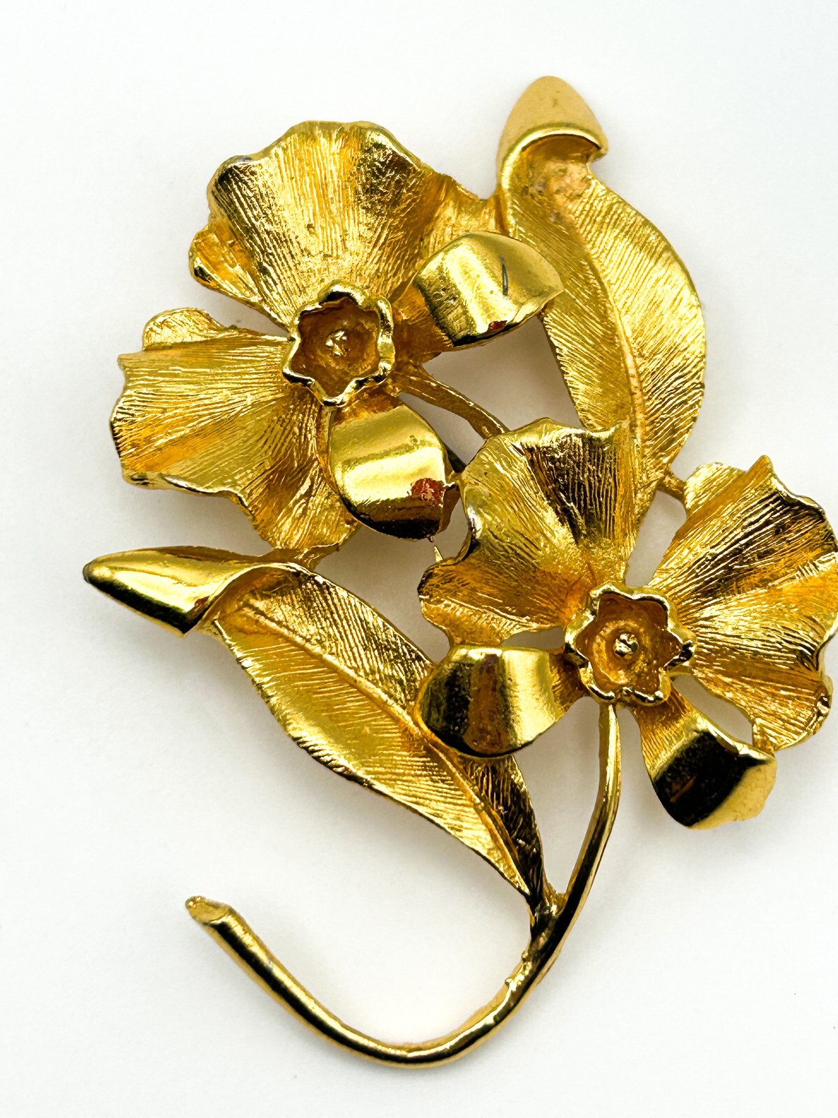 Vintage Hollywood Flower Brooch Gold Tone Textured Floral Spray Pin