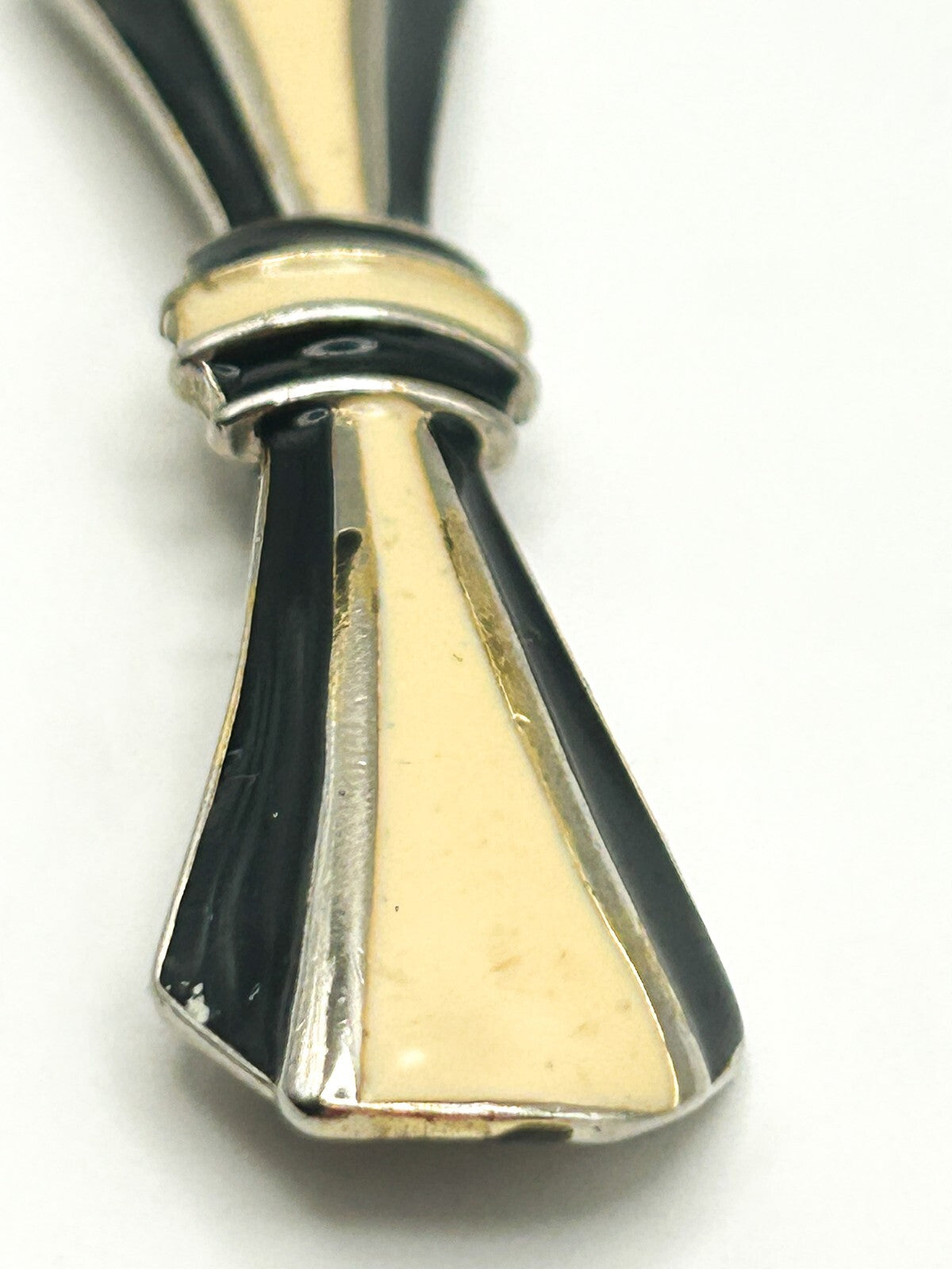 Vintage 1980s Black & Cream Enamel Bow Brooch Classic Design