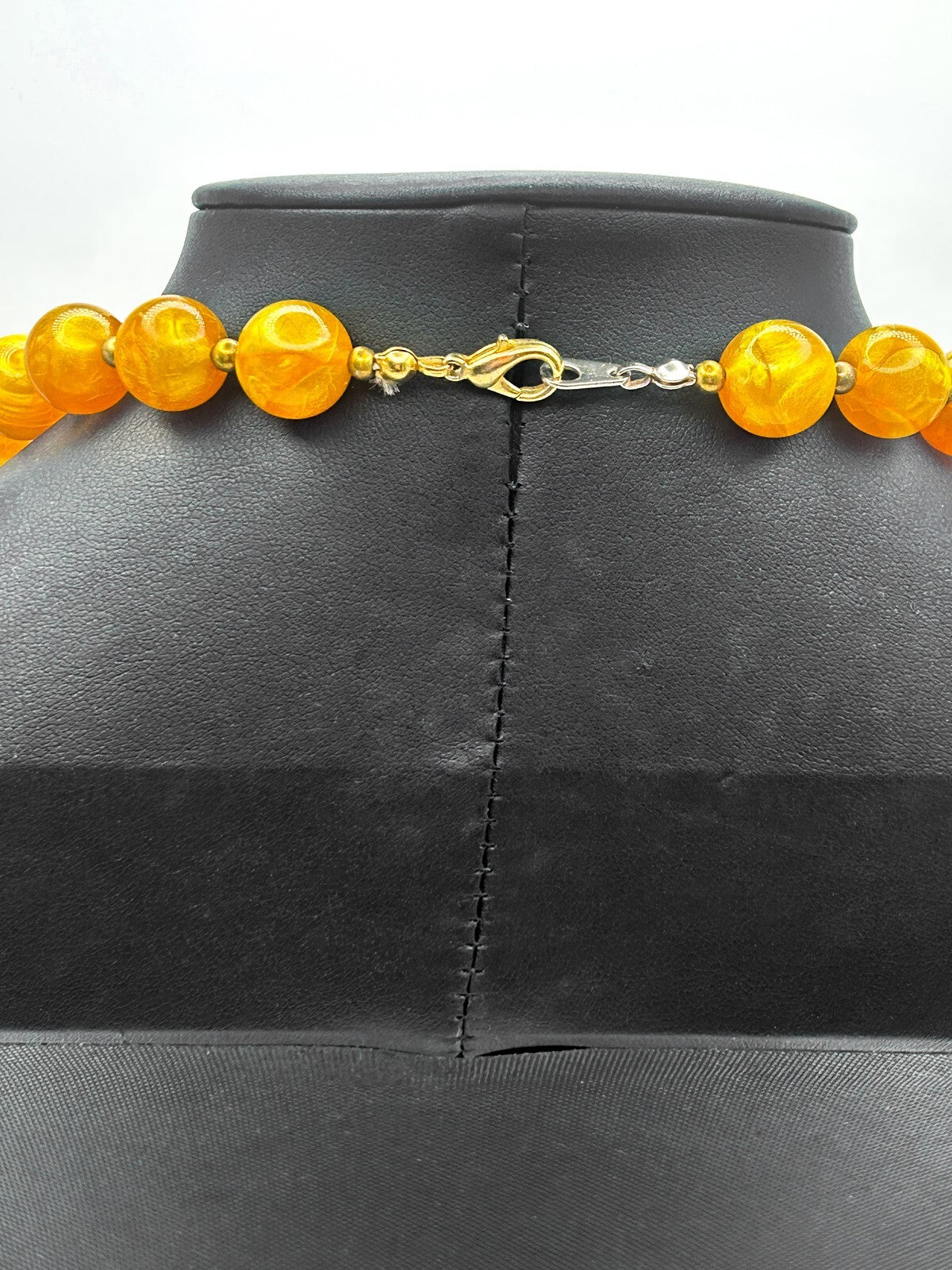 Vintage Yellow-gold Pearlescent Marble-Effect Beaded Necklace – Shimmery Lucite