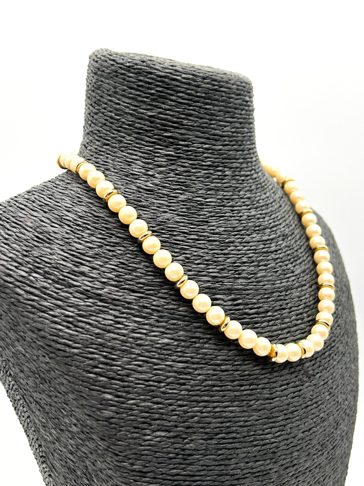 Vintage Classic Cream Pearl Necklace Glass Gold Tone Spacers Retro 34g READ