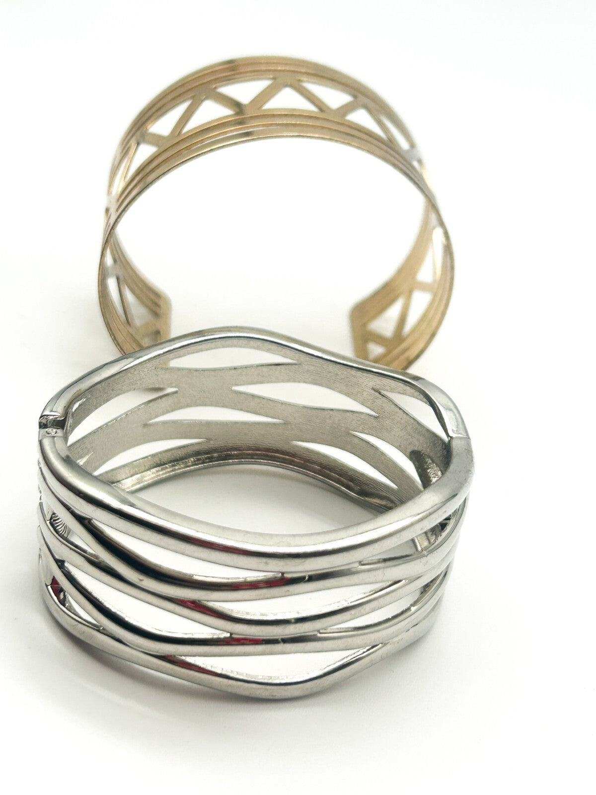 Modern Bangle Bundle Silver Tone Hinged Wavy Bangle Gold Tone Geometric Cuff
