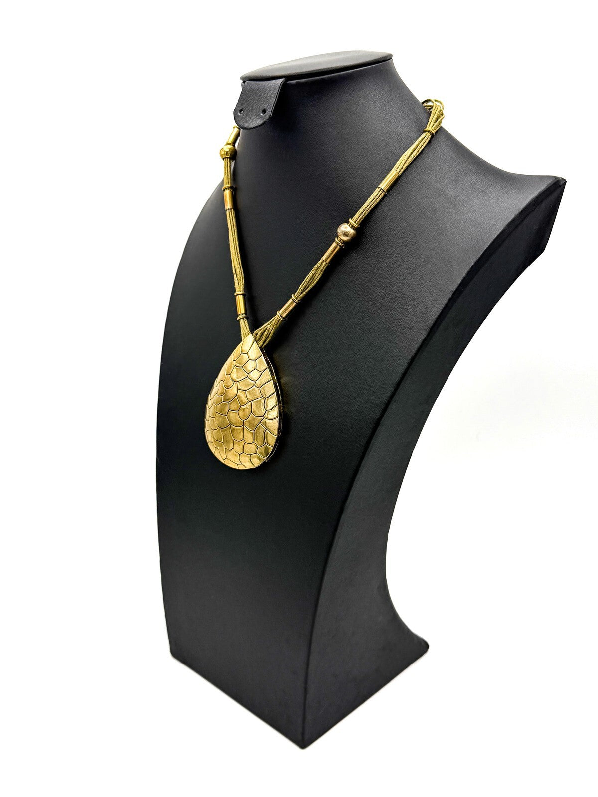 Vintage Gold Tone Scales Textured Teardrop Pendant Necklace