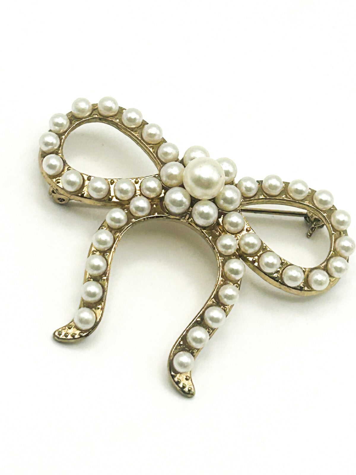 Vintage Faux Pearl Gold Tone Bow Brooch – 6cm