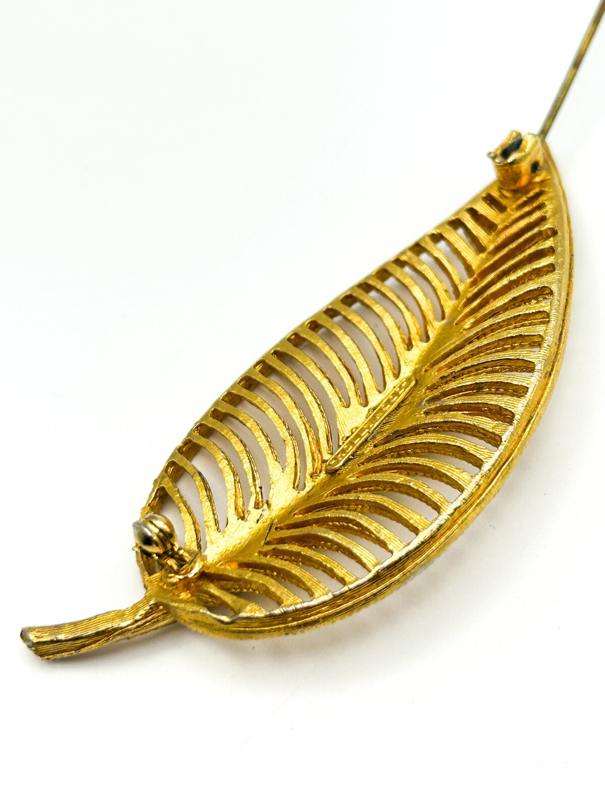 Vintage Hollywood Leaf Brooch Gold Tone Openwork Ribbed Pin