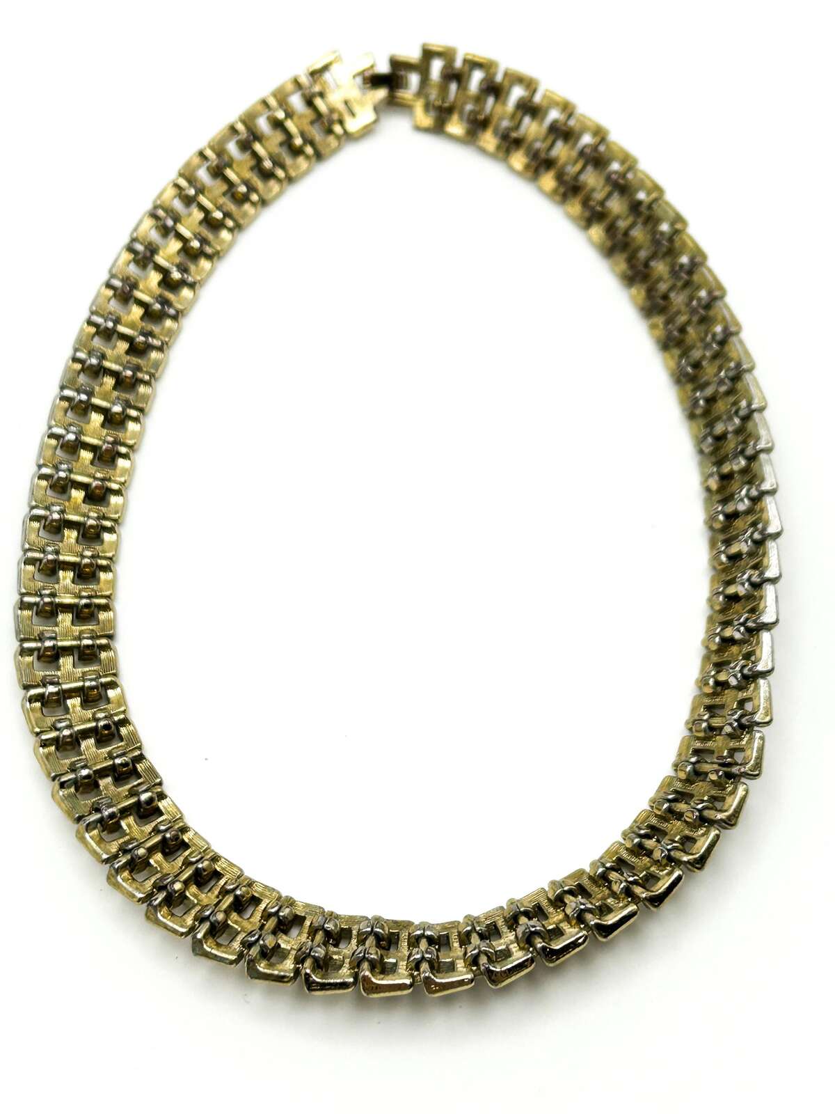Chunky Vintage Gold Tone Basket Weave Chain Collar Necklace 17.5”