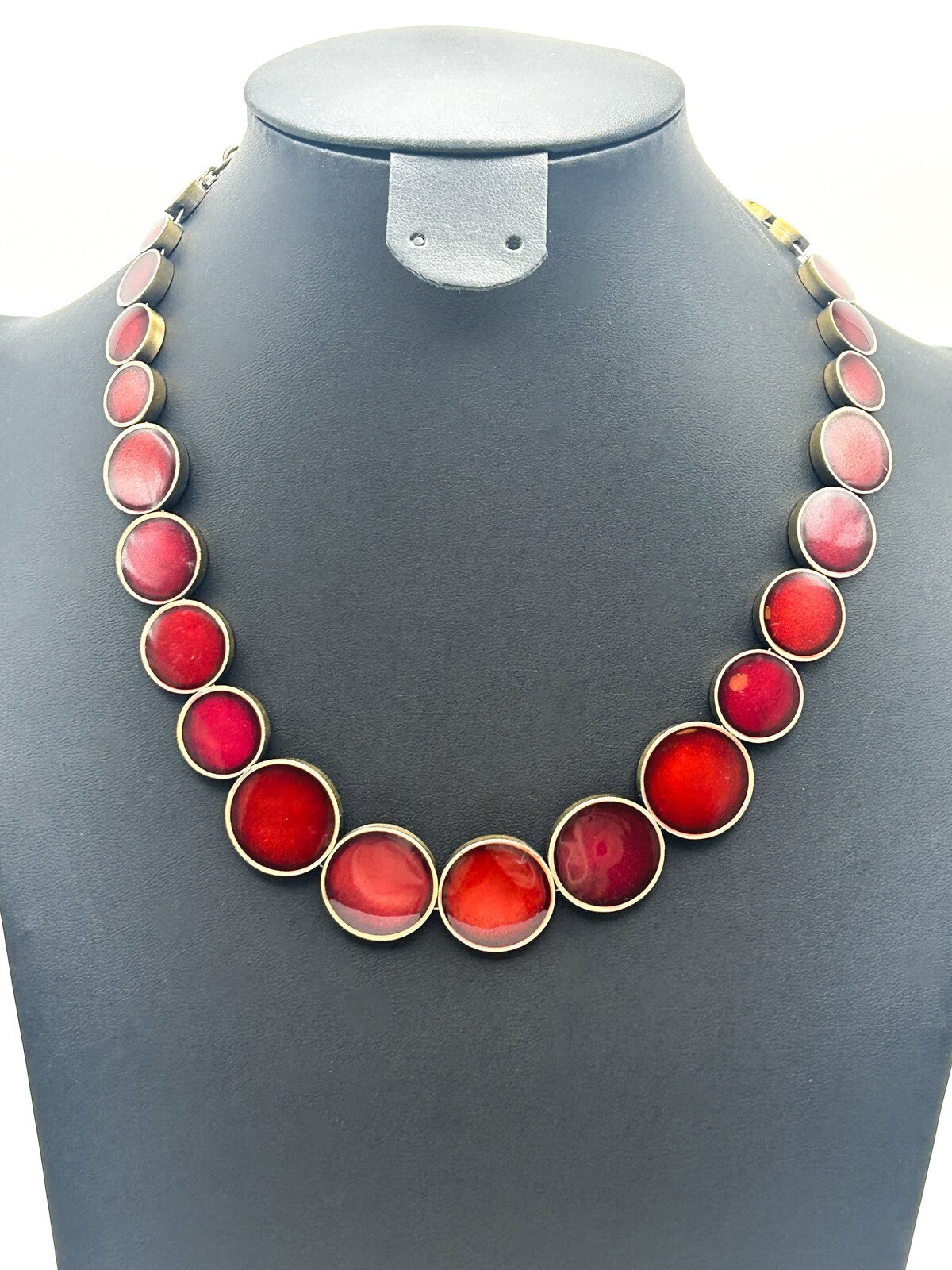 Graduated Red Resin Pearlescent / Metallic Disc Necklace